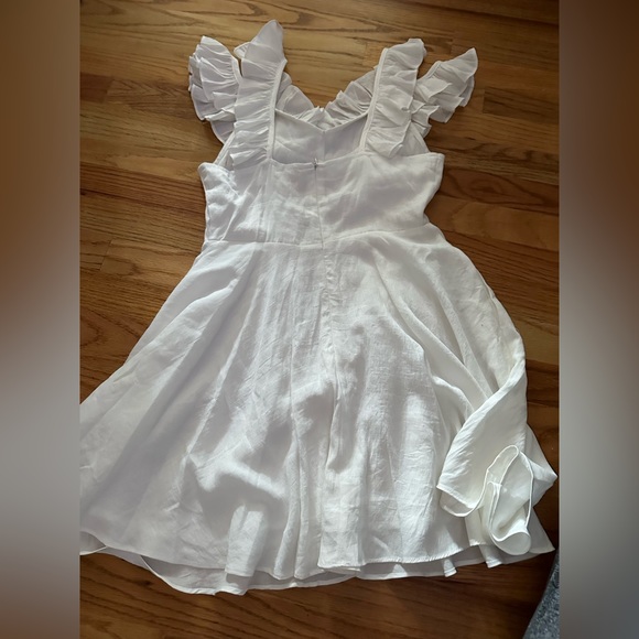 White Size Small lined dress. Like new. - Picture 3 of 3